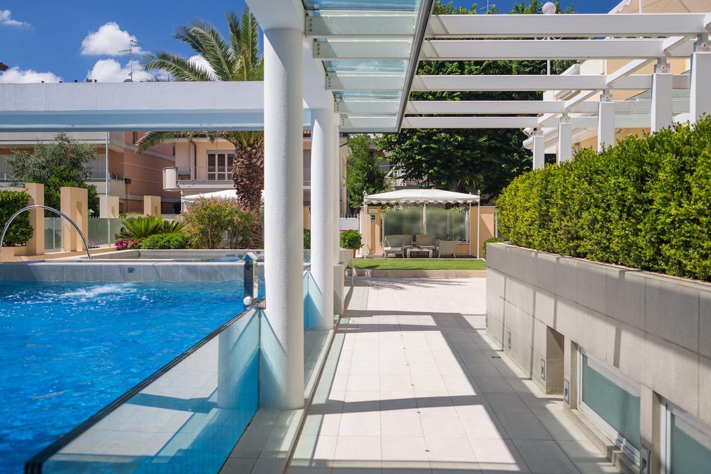 Hotel Luna Riccione E Aqua Spa Only Adults +12 Kültér fotó